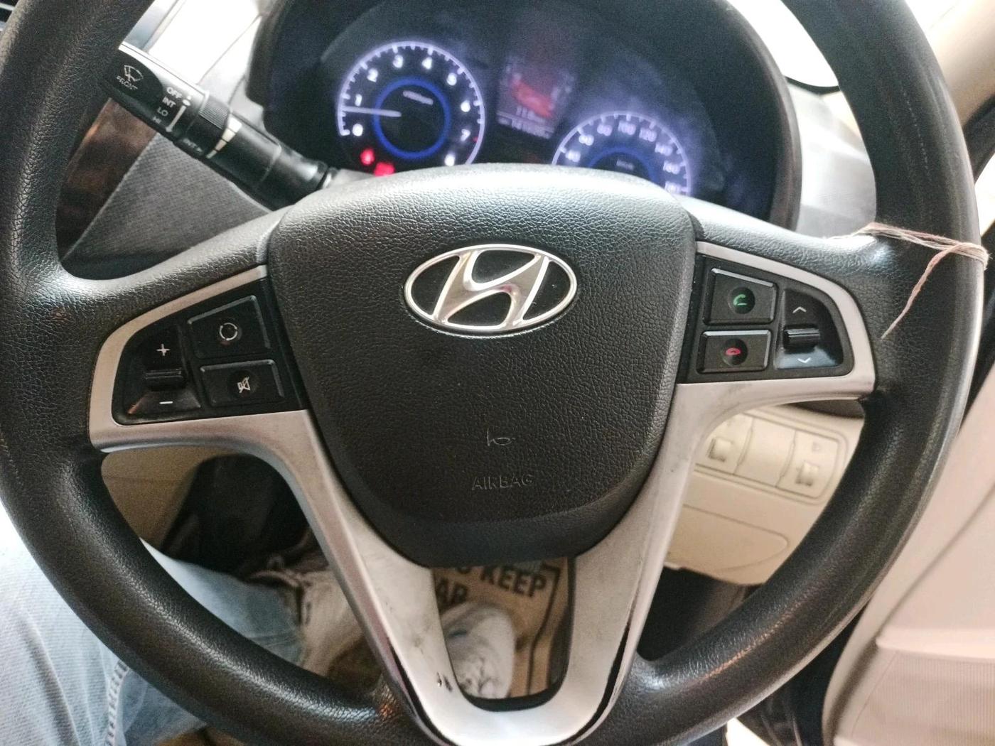 2013 Hyundai Verna FLUIDIC 1.6 VTVT SX, Petrol, Manual, 1,41,746 km, interior