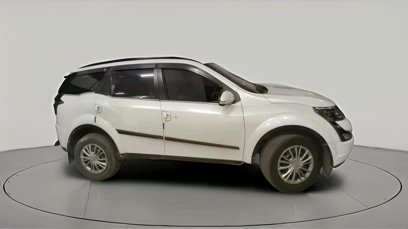 2020 Mahindra XUV500 W7, Diesel, Manual, 1,28,502 km, exterior