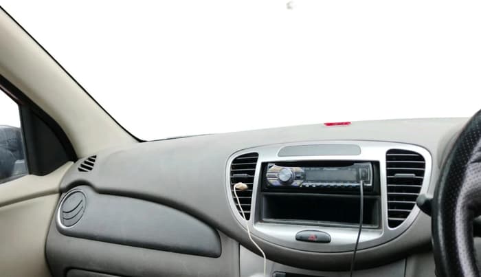 2013 Hyundai i10 MAGNA 1.2, CNG, Manual, 81,694 km, interior
