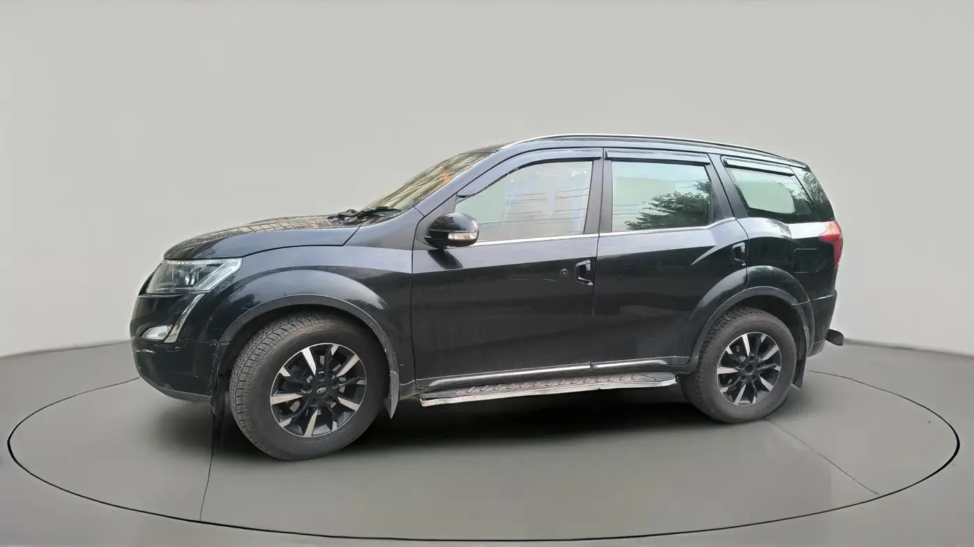2018 Mahindra XUV500 W11 AT, Diesel, Automatic, 2,29,832 km, exterior
