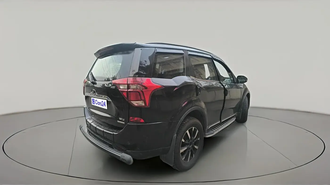 2018 Mahindra XUV500 W11 AT, Diesel, Automatic, 2,29,832 km, exterior