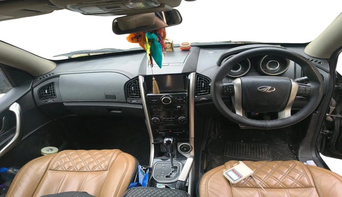 2018 Mahindra XUV500 W11 AT, Diesel, Automatic, 2,29,832 km, interior