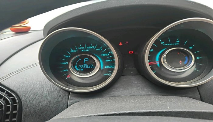 2018 Mahindra XUV500 W11 AT, Diesel, Automatic, 2,29,832 km, interior