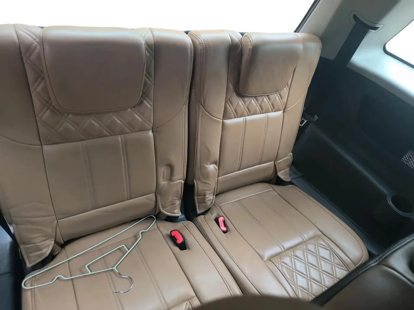 2018 Mahindra XUV500 W11 AT, Diesel, Automatic, 2,29,832 km, interior
