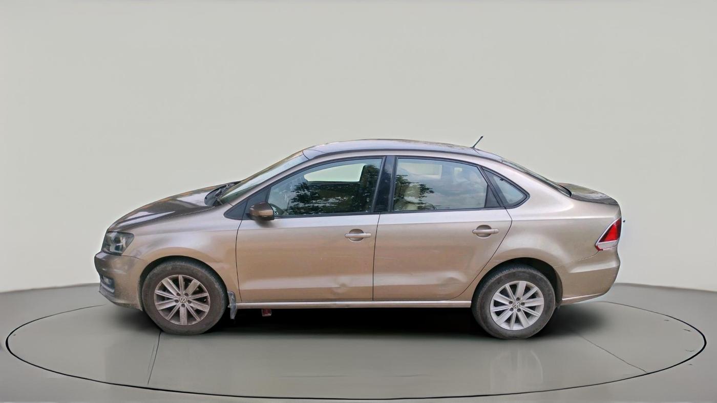 2015 Volkswagen Vento HIGHLINE 1.6 MPI, Petrol, Manual, 66,989 km, exterior