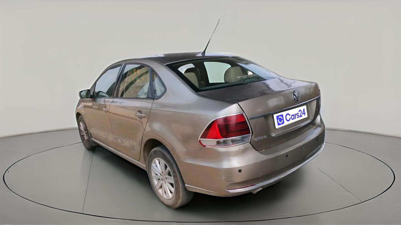 2015 Volkswagen Vento HIGHLINE 1.6 MPI, Petrol, Manual, 66,989 km, exterior