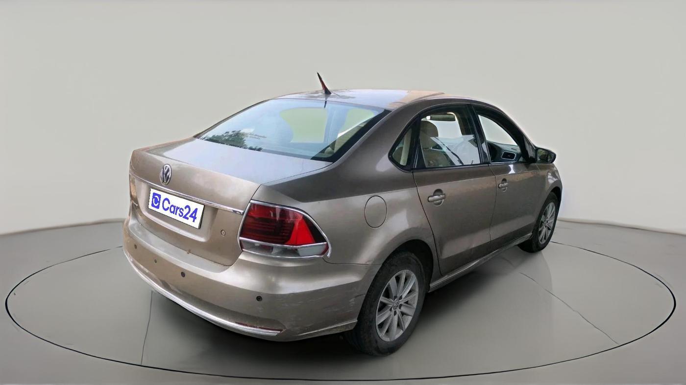 2015 Volkswagen Vento HIGHLINE 1.6 MPI, Petrol, Manual, 66,989 km, exterior