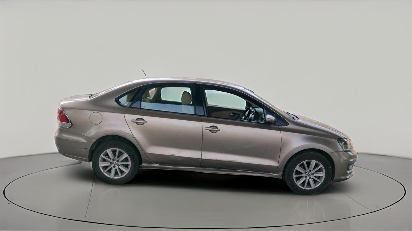 2015 Volkswagen Vento HIGHLINE 1.6 MPI, Petrol, Manual, 66,989 km, exterior