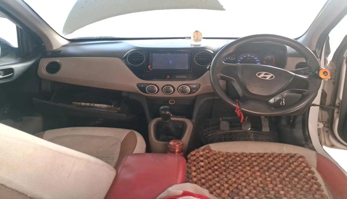 2016 Hyundai Xcent BASE 1.2, CNG, Manual, 2,09,871 km, interior