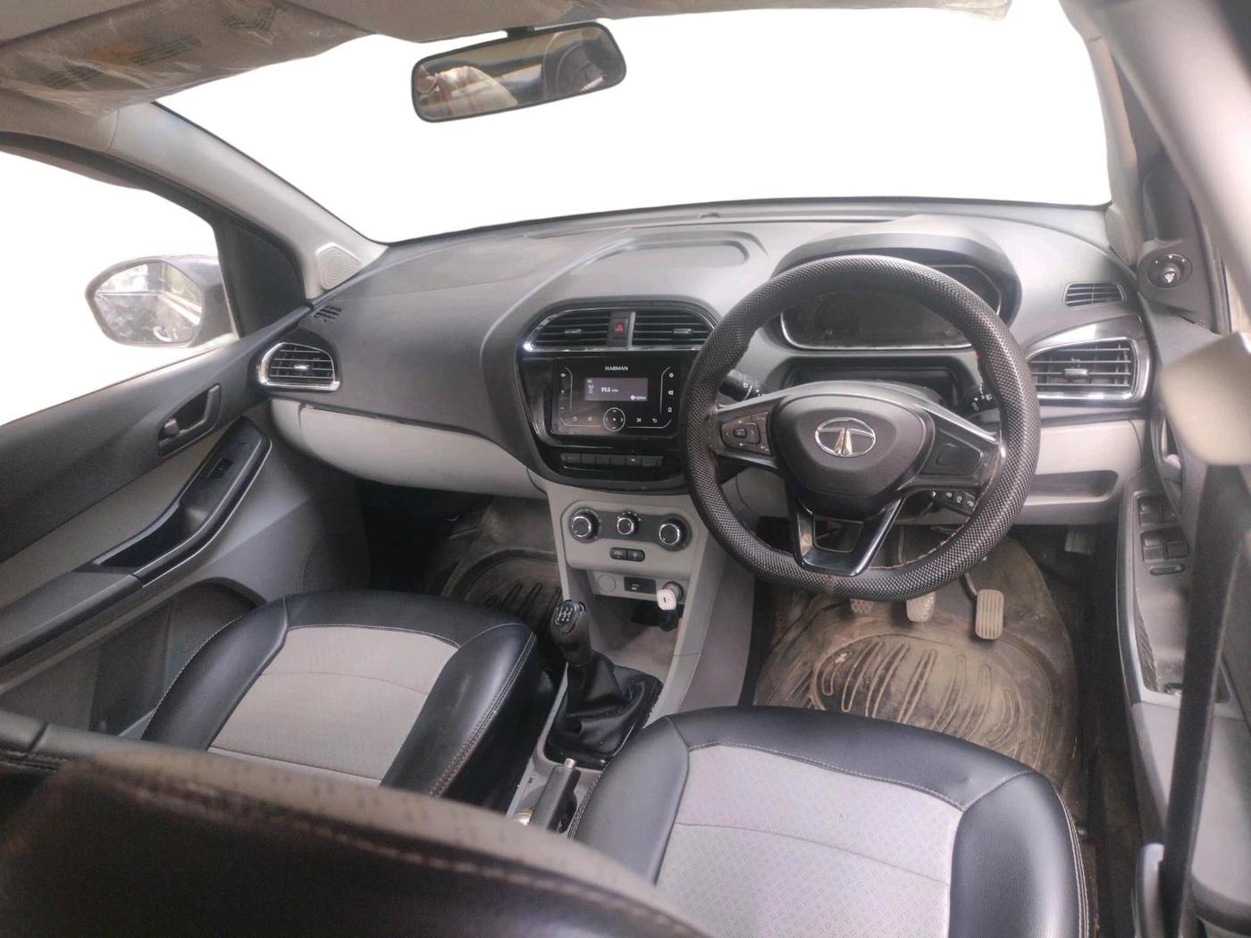 2022 Tata Tiago XT CNG, CNG, Manual, 83,779 km, interior