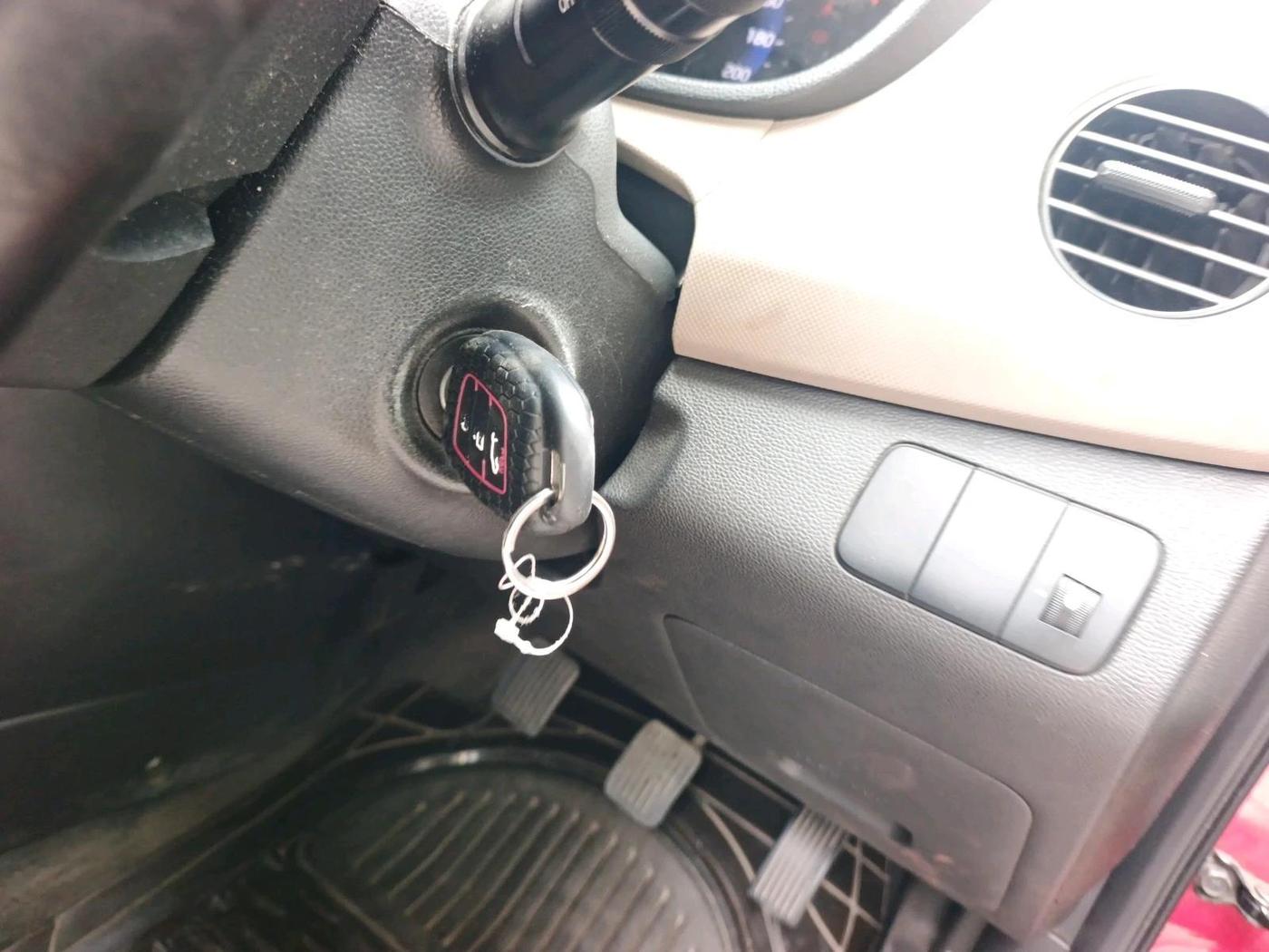 2014 Hyundai Xcent S 1.2, Petrol, Manual, 92,206 km, interior