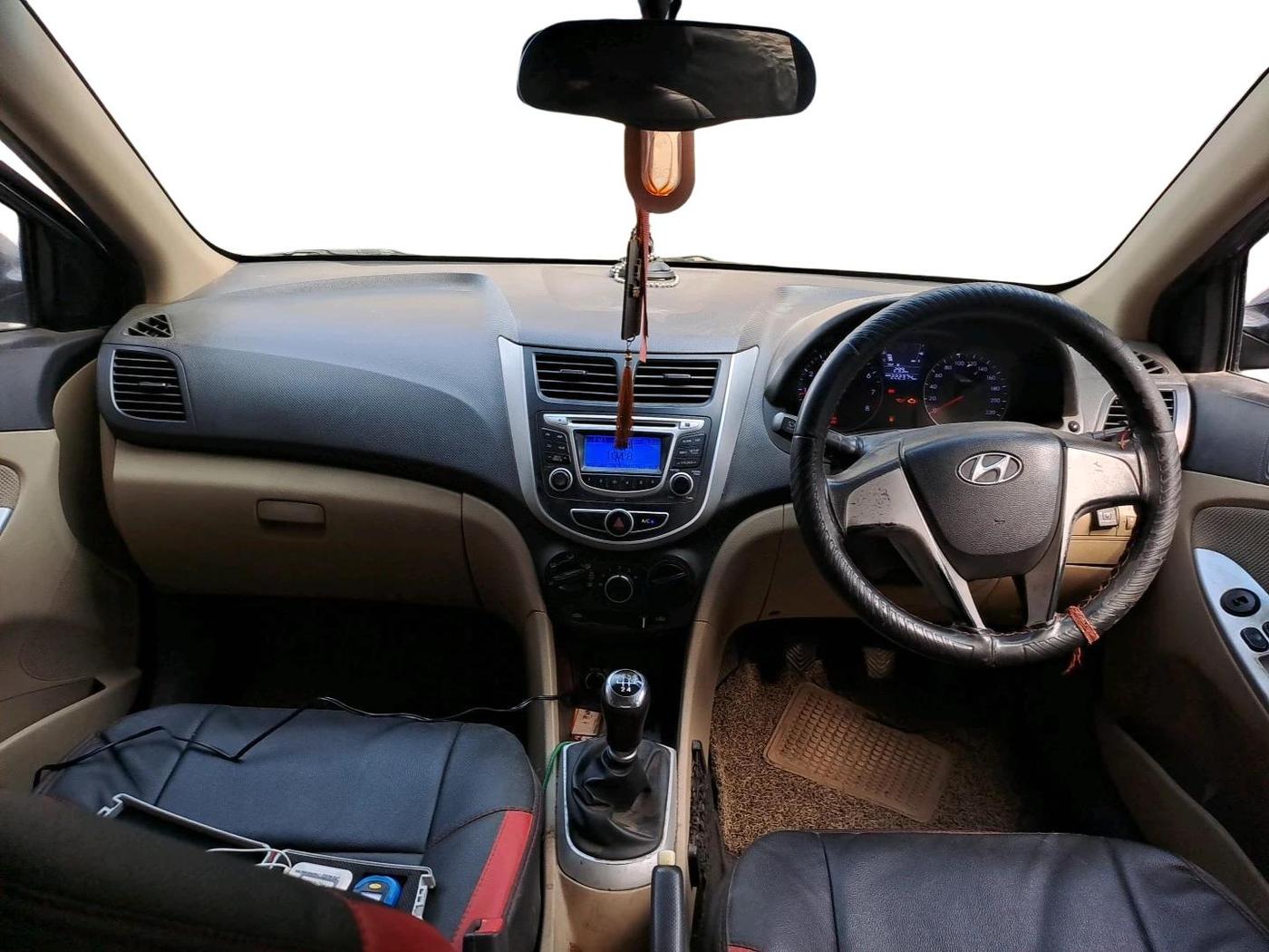 2013 Hyundai Verna FLUIDIC 1.4 VTVT, CNG, Manual, 2,22,375 km, interior