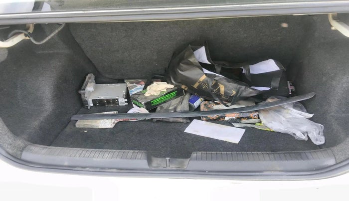 2016 Volkswagen Ameo COMFORTLINE 1.5L, Diesel, Manual, 1,91,055 km, exterior