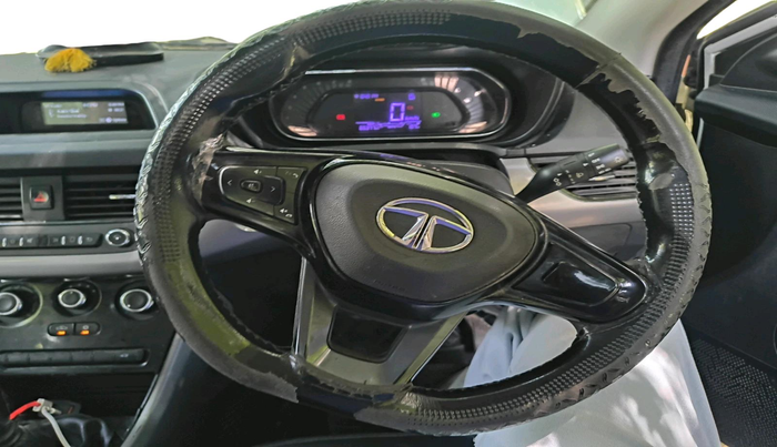 2022 Tata NEXON XM SUNROOF PETROL, Petrol, Manual, 65,377 km, interior