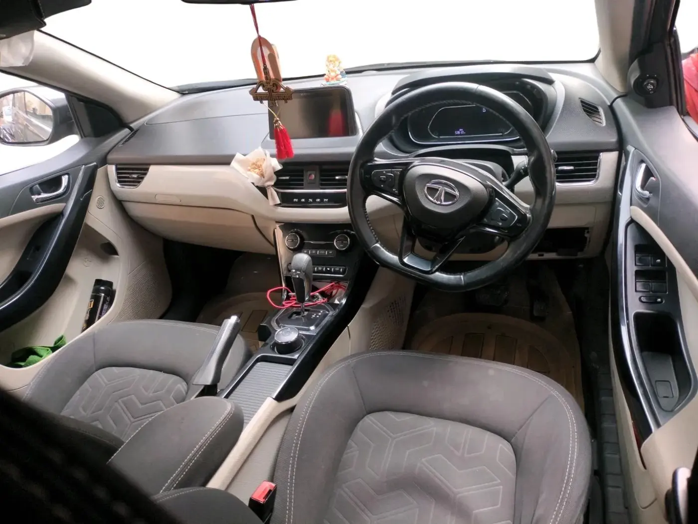 2021 Tata NEXON XZA PLUS (O) PETROL, Petrol, Automatic, 53,612 km, interior