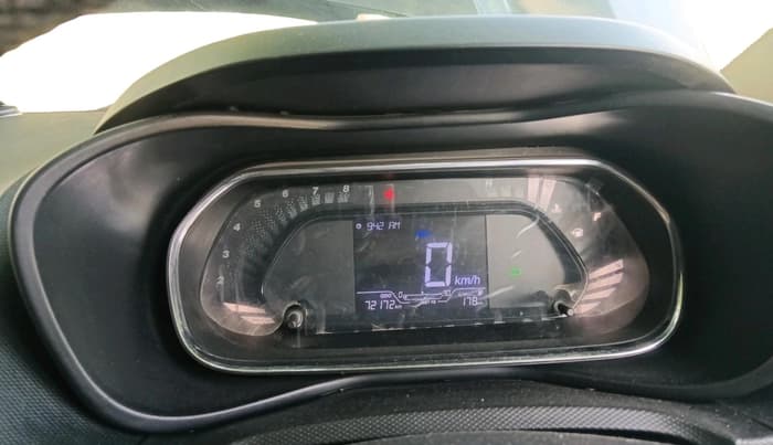 2022 Tata NEXON XM PETROL, CNG, Manual, 72,172 km, interior
