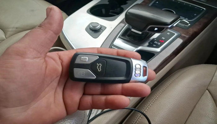 2019 Audi Q7 45 TDI QUATTRO PREMIUM PLUS, Diesel, Automatic, 1,01,833 km, interior