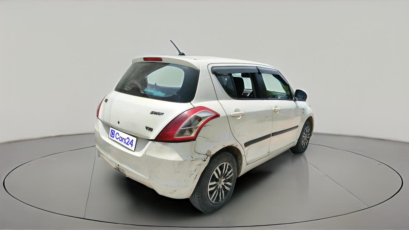 2011 Maruti Swift LXI, CNG, Manual, 1,77,328 km, exterior