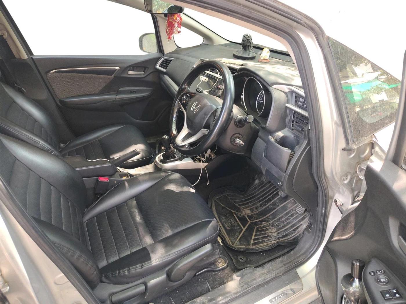2017 Honda WR-V 1.2L I-VTEC VX MT, Petrol, Manual, 1,22,550 km, interior