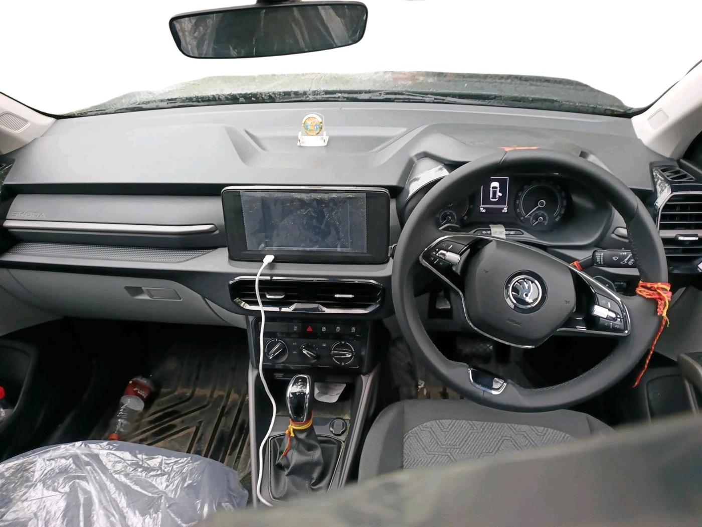 2026 Skoda Kylaq Signature AT, Petrol, Automatic, 730 km, interior