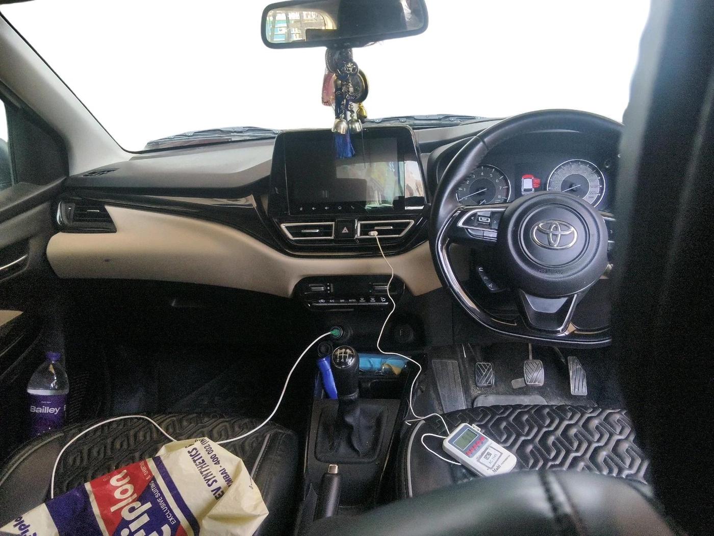 2023 Toyota Glanza V, Petrol, Manual, 38,783 km, interior