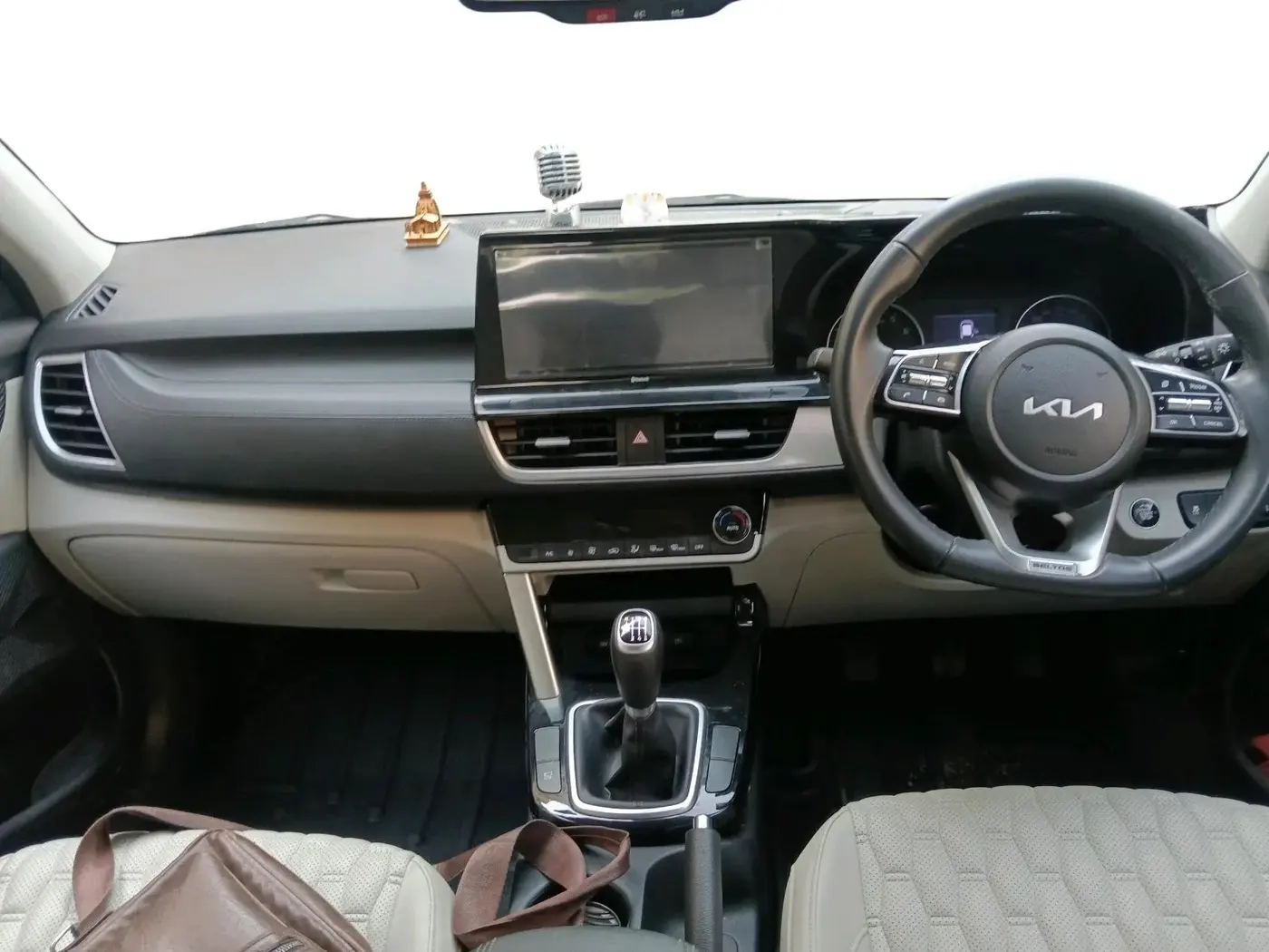 2022 KIA SELTOS HTX PETROL 1.5, Petrol, Manual, 11,197 km, interior