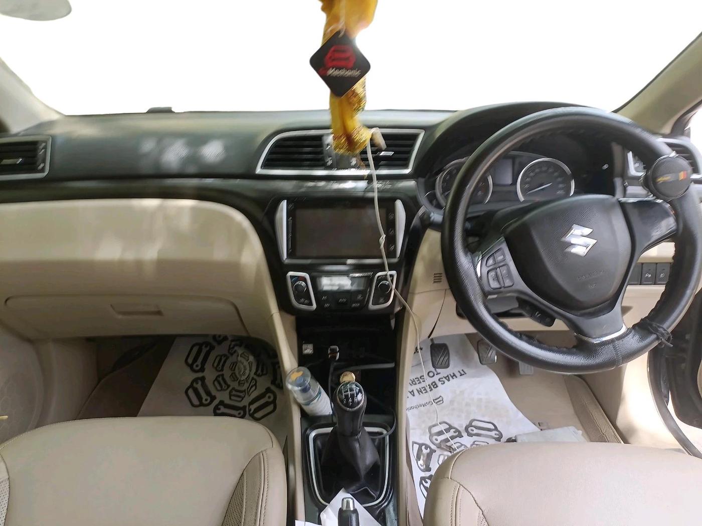 2015 Maruti Ciaz ZXI, Petrol, Manual, 1,15,411 km, interior