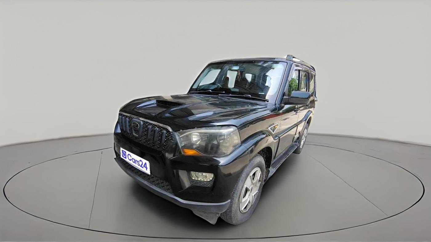 2017 Mahindra Scorpio S6 PLUS 1.99 INTELLI-HYBRID, Diesel, Manual, 94,791 km, exterior