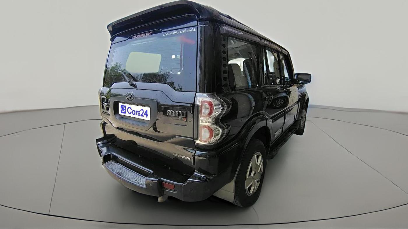 2017 Mahindra Scorpio S6 PLUS 1.99 INTELLI-HYBRID, Diesel, Manual, 94,791 km, exterior