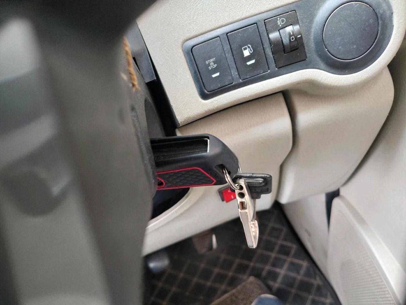 2017 Mahindra Scorpio S6 PLUS 1.99 INTELLI-HYBRID, Diesel, Manual, 94,791 km, interior