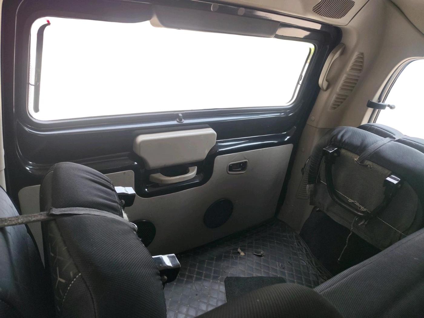 2017 Mahindra Scorpio S6 PLUS 1.99 INTELLI-HYBRID, Diesel, Manual, 94,791 km, interior