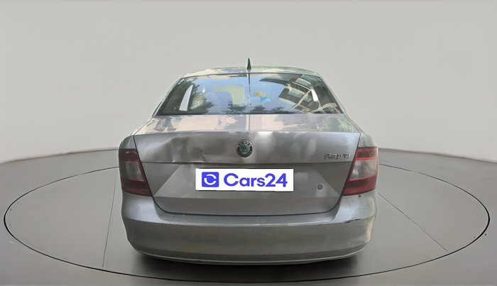2011 Skoda Rapid 1.6 MPI ACTIVE, Petrol, Manual, 1,29,338 km, exterior