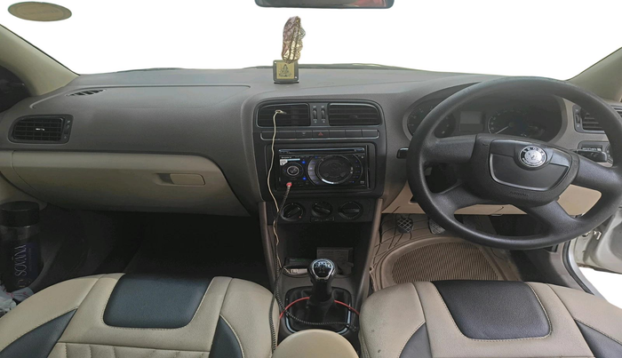 2011 Skoda Rapid 1.6 MPI ACTIVE, Petrol, Manual, 1,29,338 km, interior