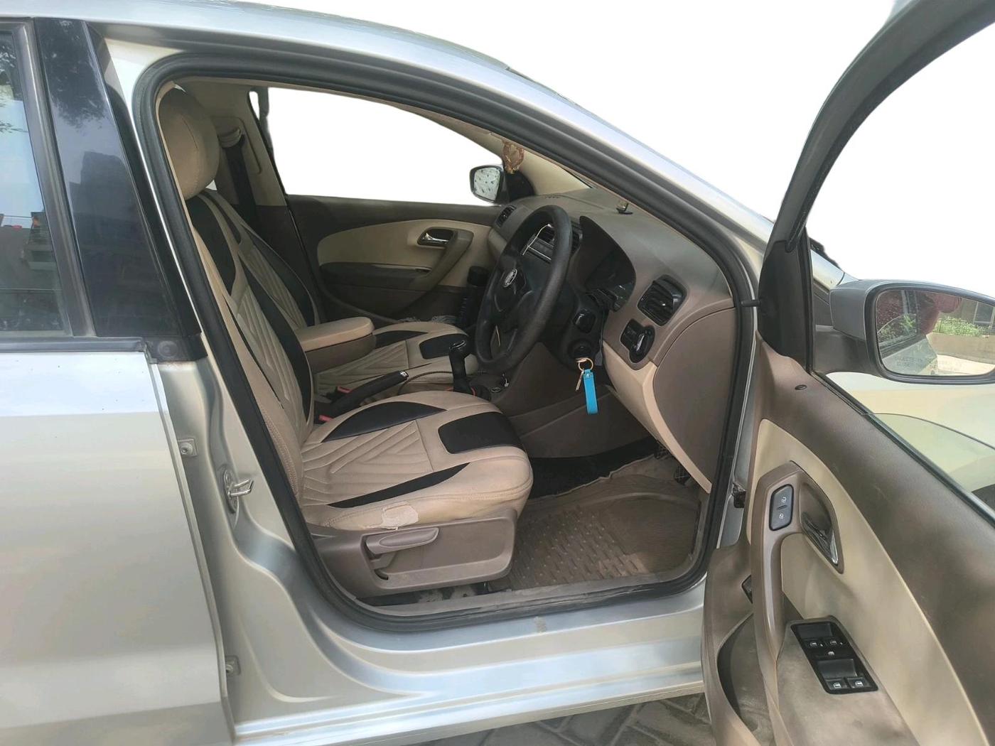 2011 Skoda Rapid 1.6 MPI ACTIVE, Petrol, Manual, 1,29,338 km, interior