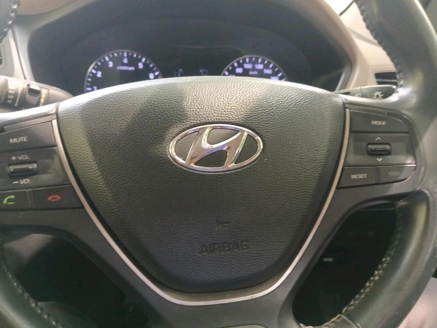 2015 Hyundai Elite i20 SPORTZ 1.2, Petrol, Manual, 1,58,192 km, interior