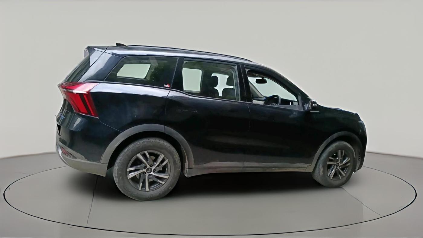 2024 Mahindra XUV700 AX 5 D AT 7 STR, Diesel, Automatic, 46,911 km, exterior