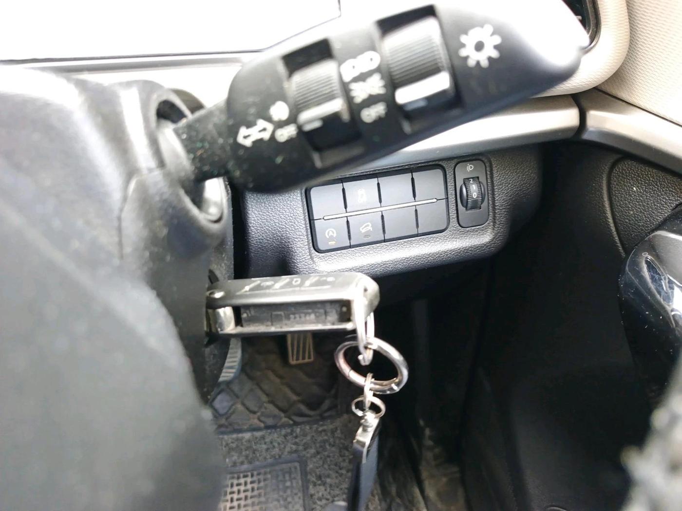2024 Mahindra XUV700 AX 5 D AT 7 STR, Diesel, Automatic, 46,911 km, interior