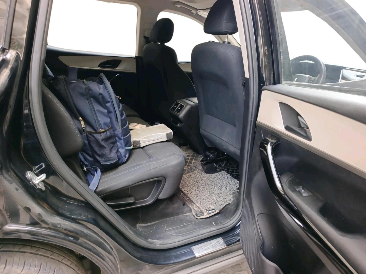 2024 Mahindra XUV700 AX 5 D AT 7 STR, Diesel, Automatic, 46,911 km, interior