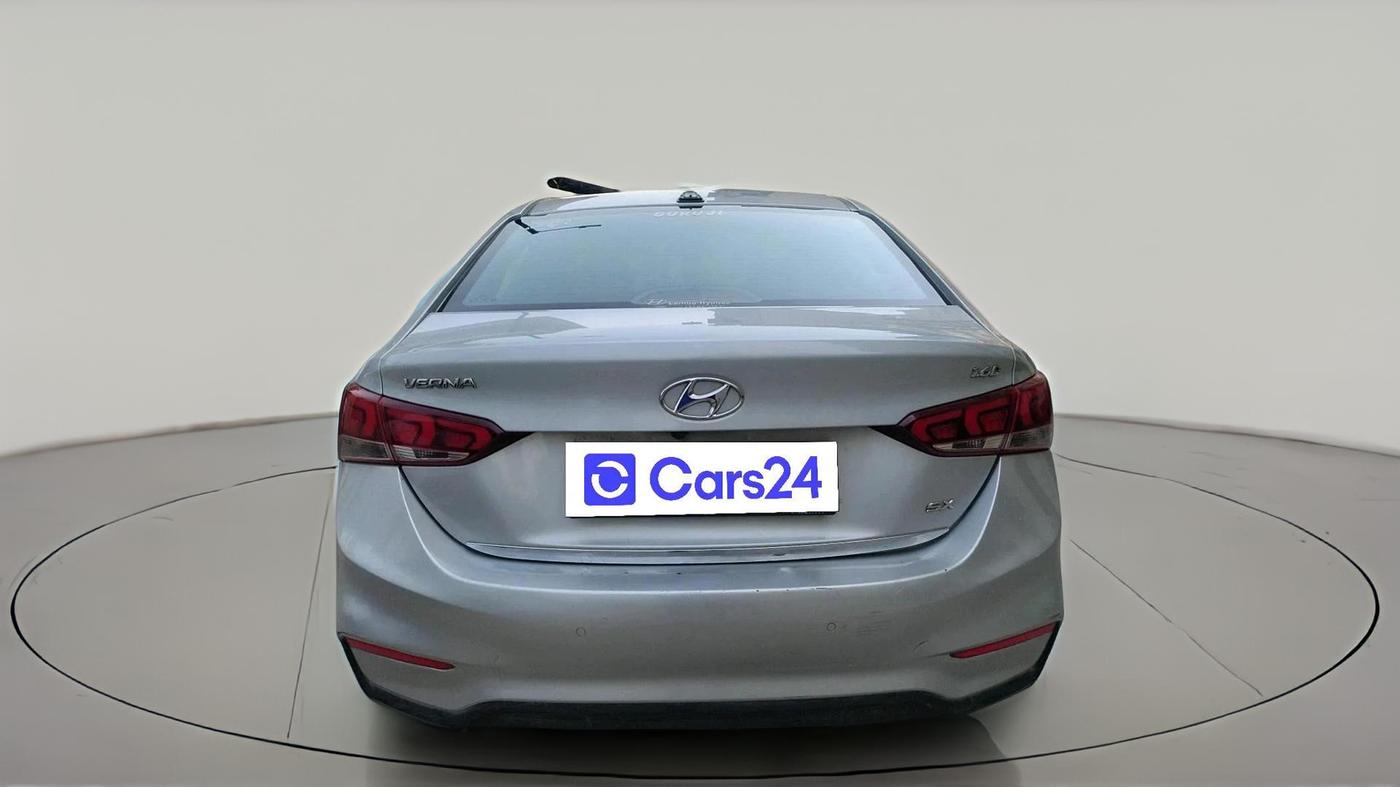2017 Hyundai Verna 1.6 CRDI SX (O), Diesel, Manual, 91,215 km, exterior
