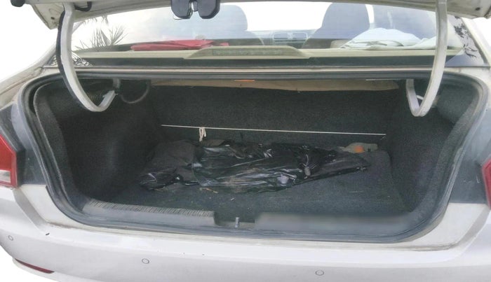 2017 Volkswagen Ameo HIGHLINE1.2L PLUS 16 ALLOY, Petrol, Manual, 1,47,729 km, exterior