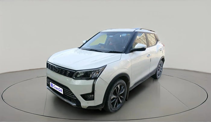 2019 Mahindra XUV300 W8 (O) 1.5 DIESEL AMT, Diesel, Automatic, 1,31,112 km, exterior