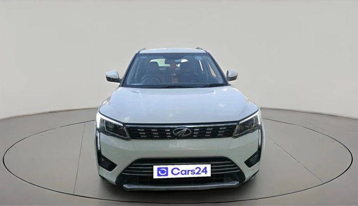 2019 Mahindra XUV300 W8 (O) 1.5 DIESEL AMT, Diesel, Automatic, 1,31,112 km, exterior
