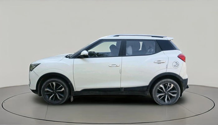 2019 Mahindra XUV300 W8 (O) 1.5 DIESEL AMT, Diesel, Automatic, 1,31,112 km, exterior