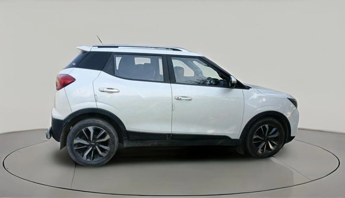 2019 Mahindra XUV300 W8 (O) 1.5 DIESEL AMT, Diesel, Automatic, 1,31,112 km, exterior