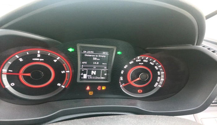 2019 Mahindra XUV300 W8 (O) 1.5 DIESEL AMT, Diesel, Automatic, 1,31,112 km, interior
