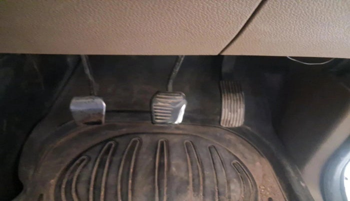 2016 Mahindra TUV300 T6 PLUS, Diesel, Manual, 2,01,516 km, interior