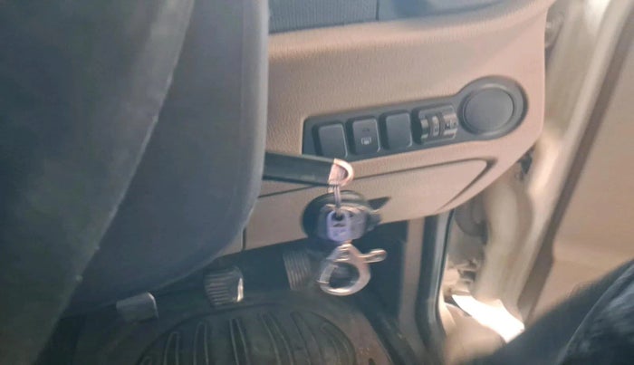 2016 Mahindra TUV300 T6 PLUS, Diesel, Manual, 2,01,516 km, interior