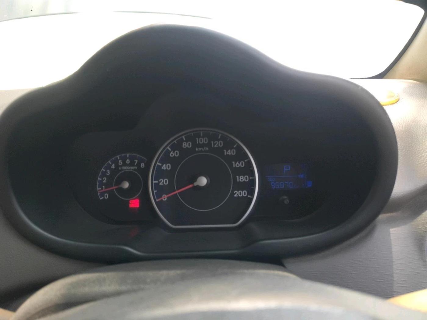 2011 Hyundai i10 SPORTZ 1.2 AT, CNG, Automatic, 95,870 km, interior