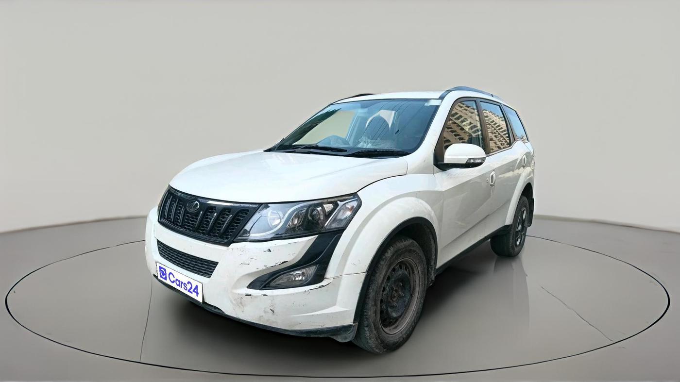 2017 Mahindra XUV500 W6 AT, Diesel, Automatic, 86,848 km, exterior