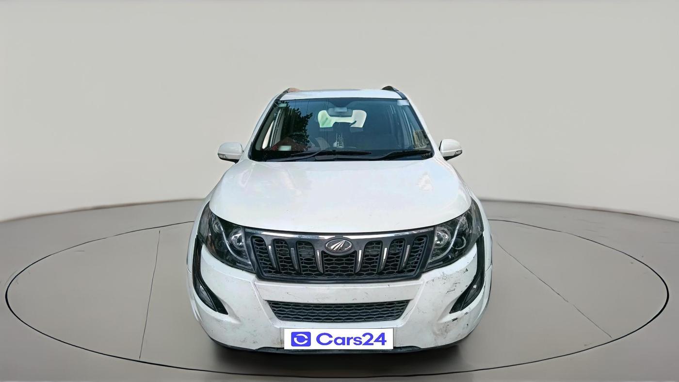 2017 Mahindra XUV500 W6 AT, Diesel, Automatic, 86,848 km, exterior